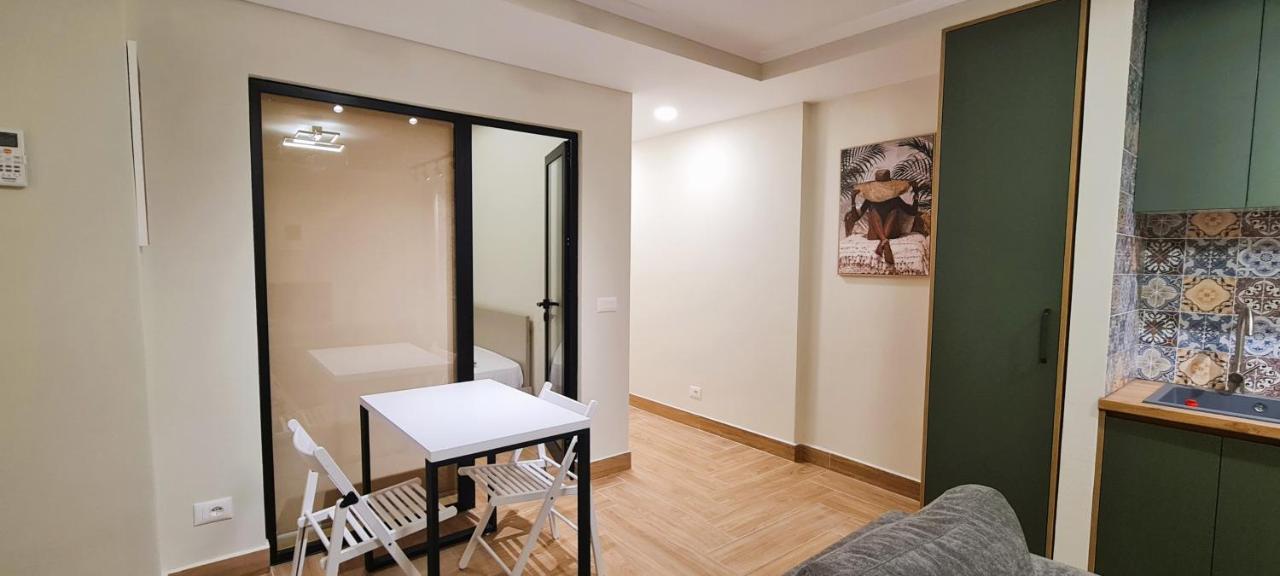 2V1 - Center Apartment 4 Tirana Kültér fotó